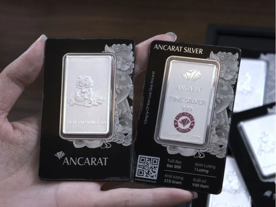 Đầu năm có nên mua bạc không