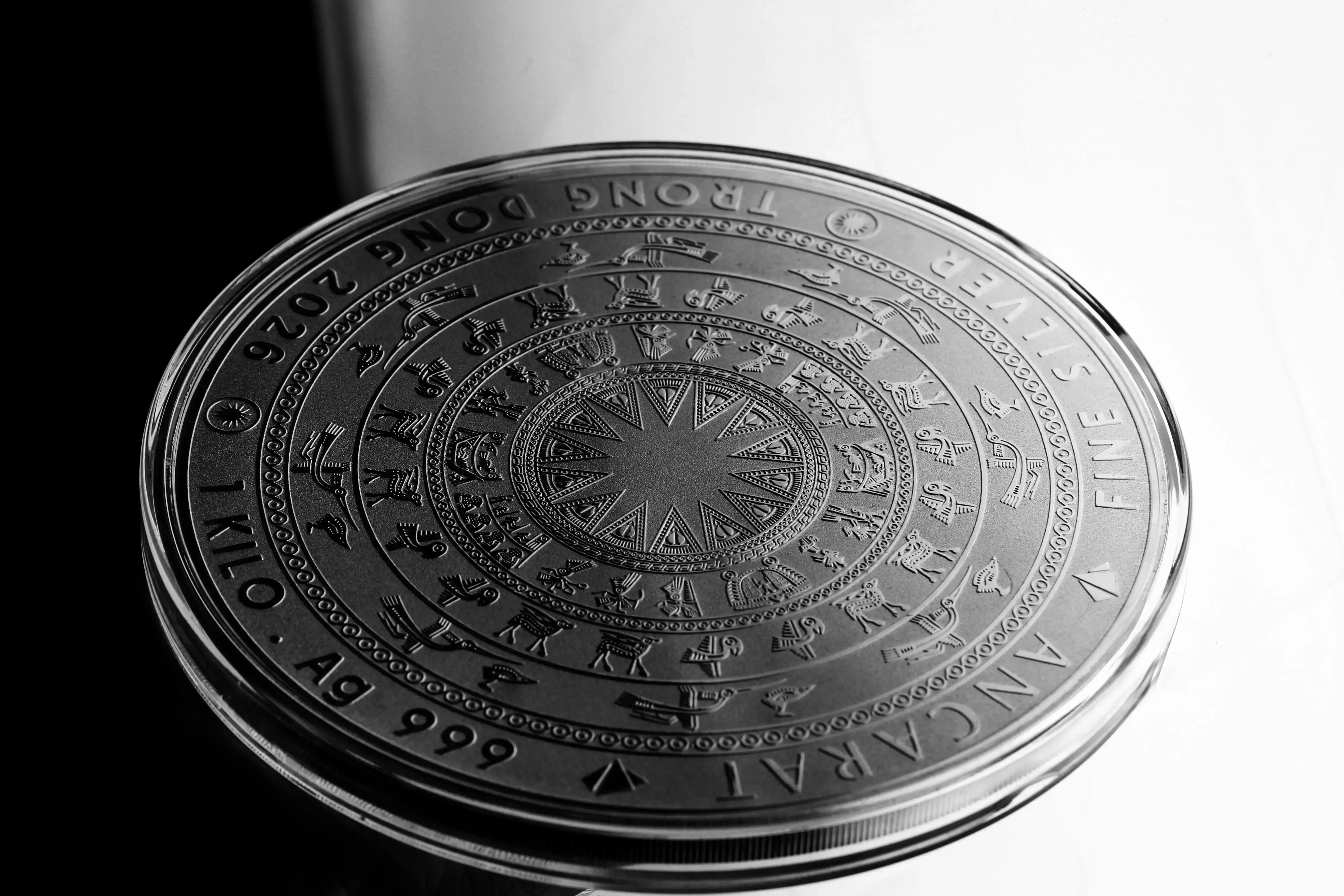 Dòng bạc miếng Ancarat 1kg chạm mốc kỷ lục hơn 81 triệu đồng