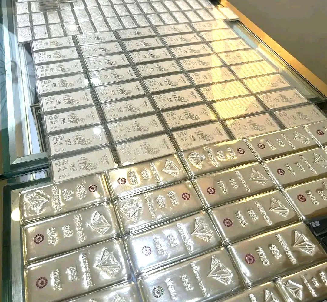 Giá bạc Ancarat ghi nhận mức tăng trưởng kỷ lục 14.5% chỉ trong 6 ngày, phản ánh cơn sốt khan hiếm bạc vật chất.